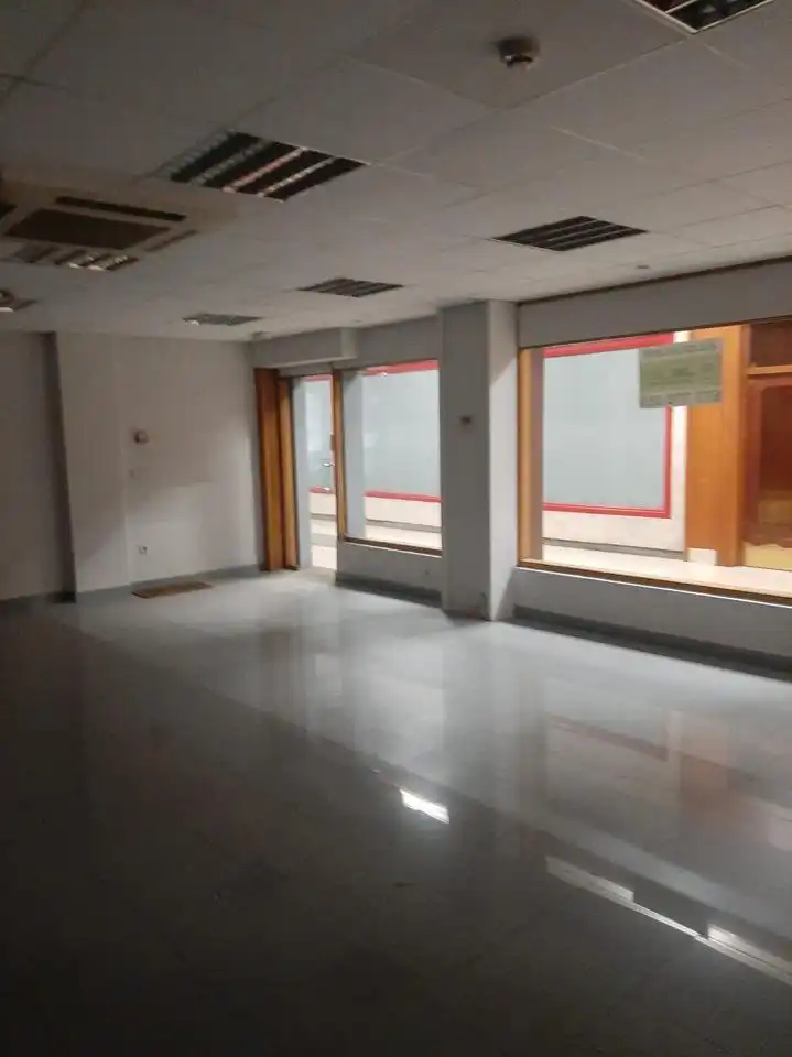 Local comercial en venda a Teodoro Camino, imagen 3