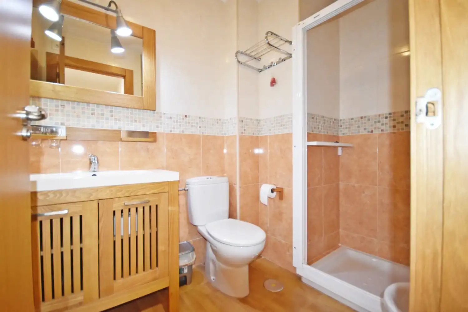 Baño de Apartamento de alquiler en Mazarrón con Aire acondicionado, Calefacción y Terraza