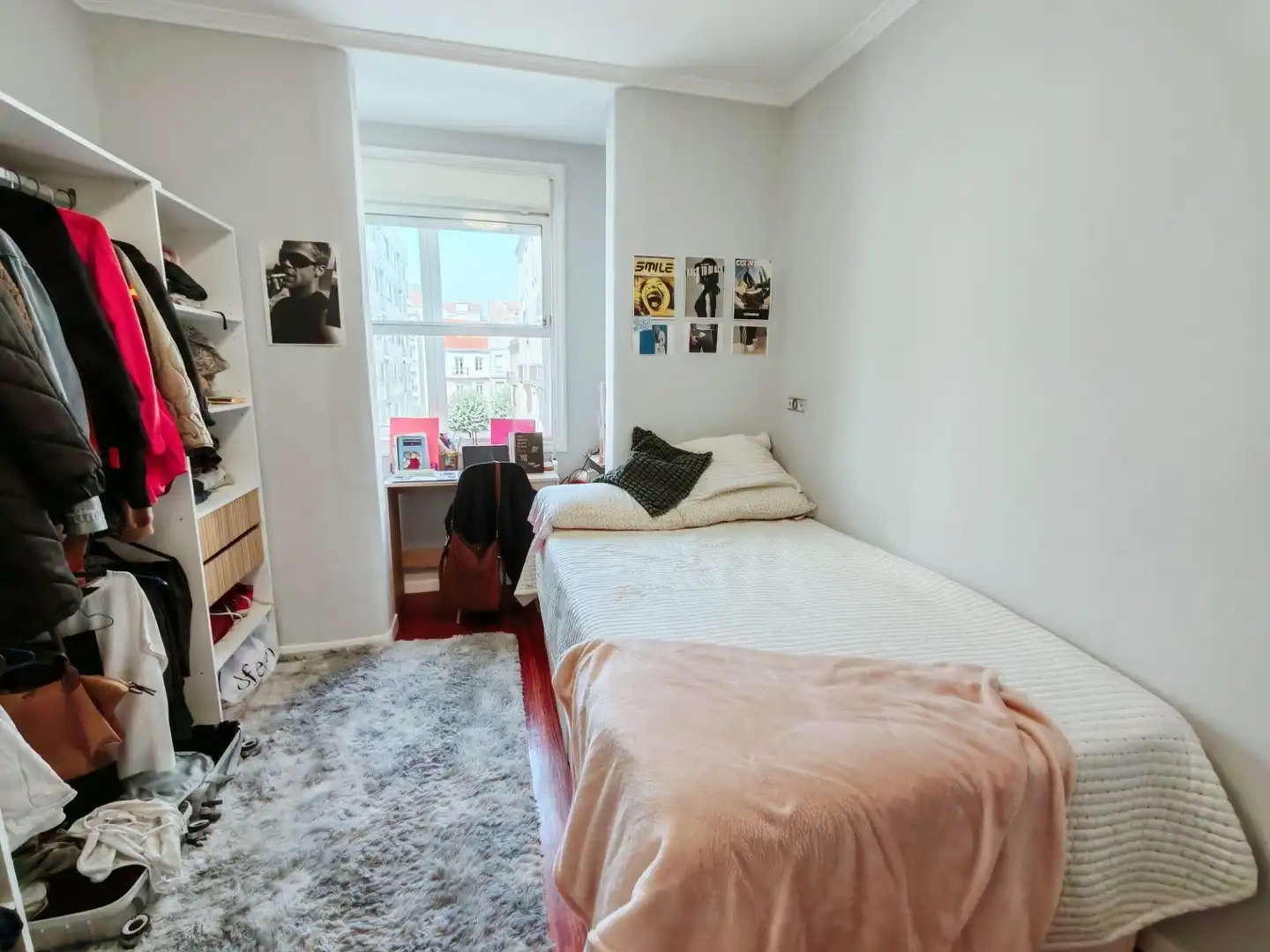 Schlafzimmer von Wohnung zum Verkauf in Vigo  mit Heizung, Möbliert und Balkon