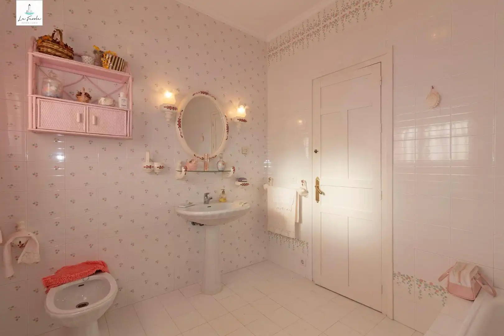 Bathroom of Houses for sale in Archidona  with Private garden, Terrace and Balcony