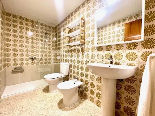 Bathroom of Flat for rent in Castellón de la Plana / Castelló de la Plana  with Terrace and Furnished