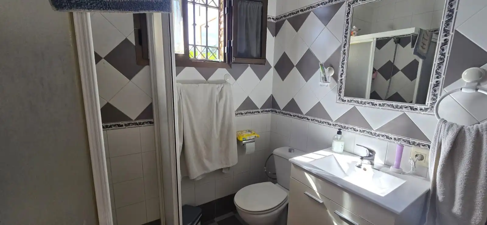 Bany de Casa o xalet en venda en El Puerto de Santa María amb Aire condicionat, Jardí privat i Terrassa