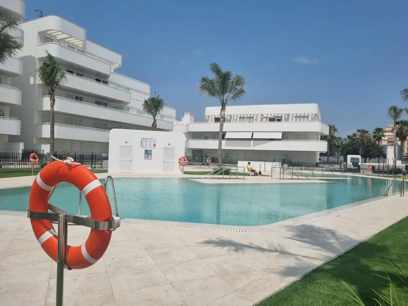 Piscina de Apartament de lloguer en Vélez-Málaga amb Aire condicionat, Calefacció i Terrassa