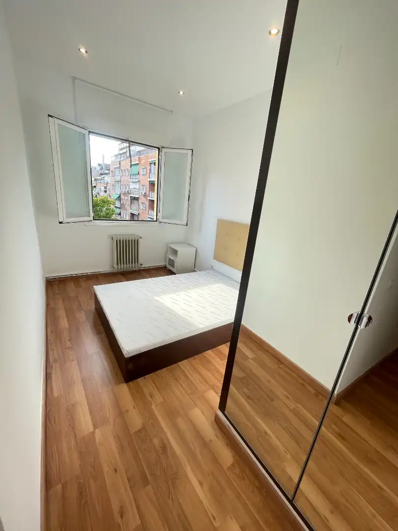 Habitación de Piso de alquiler en Madrid con Calefacción, Amueblado y Lavadora