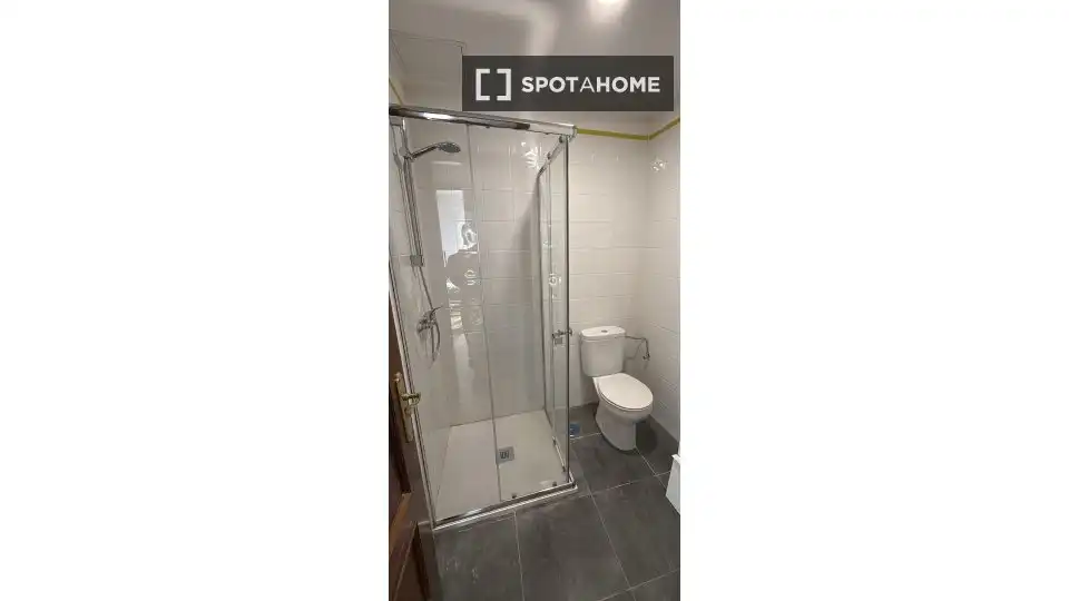 Baño de Estudio para compartir en Firgas con Aire acondicionado, Terraza y Amueblado