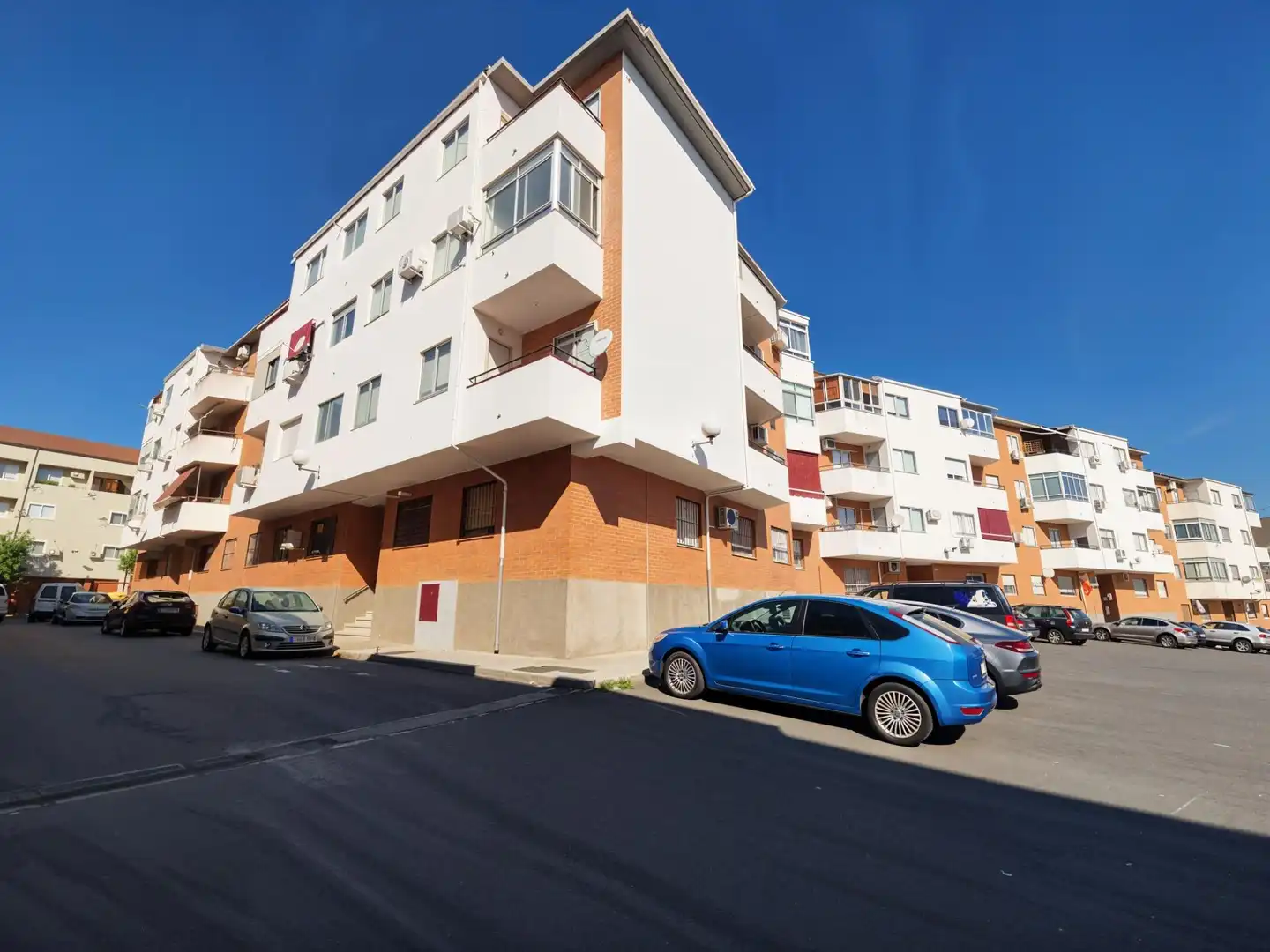 Vista exterior de Piso en venta en Plasencia con Calefacción, Terraza y Balcón
