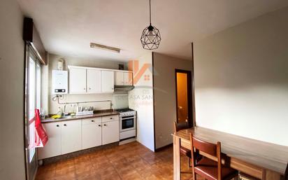 Kitchen of Apartment for sale in Santiago de Compostela 