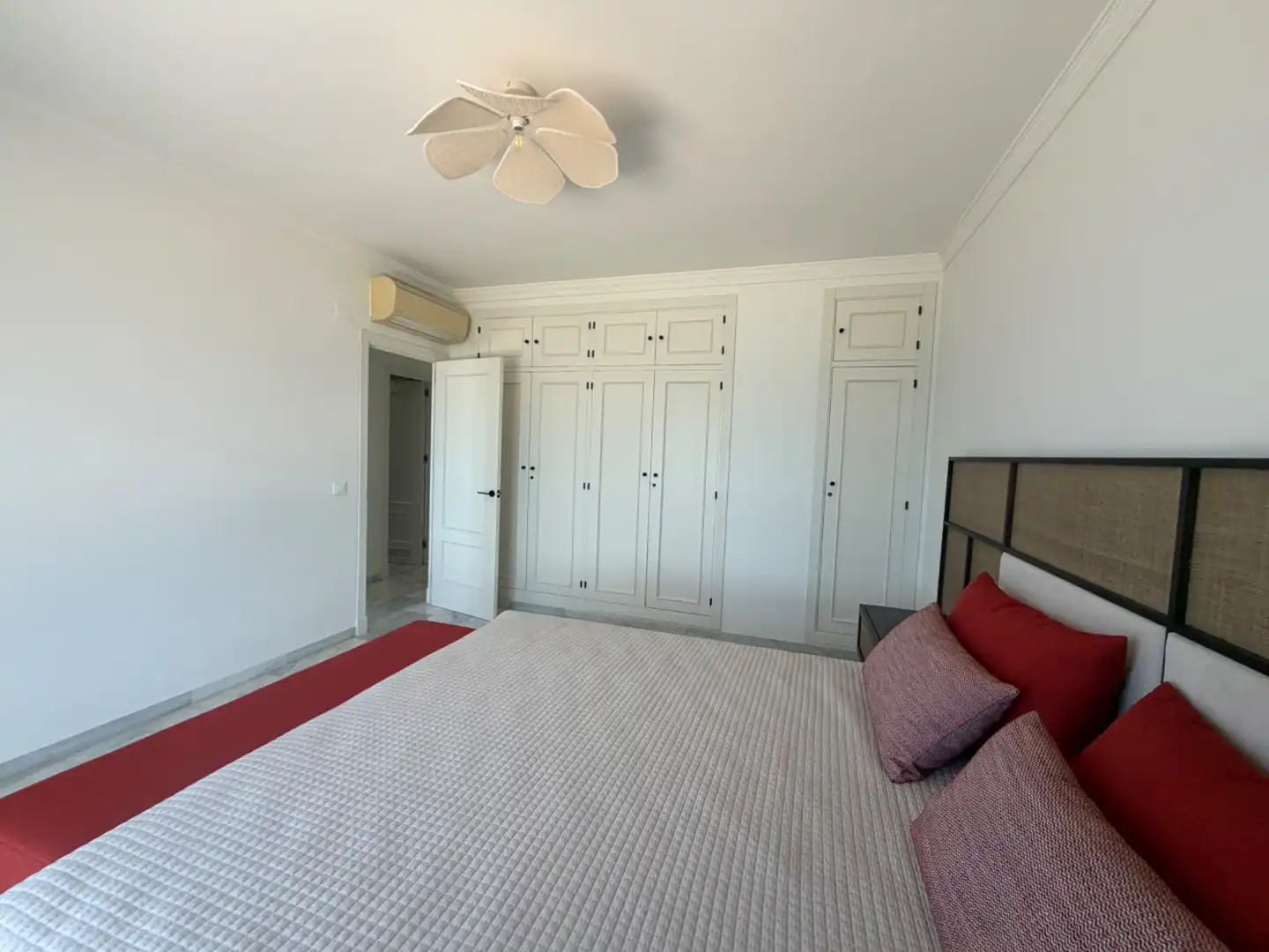 Bedroom of Flat for rent in Cádiz  with Air Conditioner, Terrace and Storage room