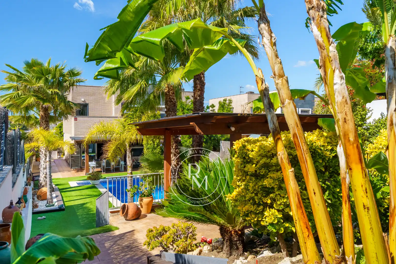 Terraza de Casa adosada en venta en Roda de Berà con Aire acondicionado, Calefacción y Jardín privado