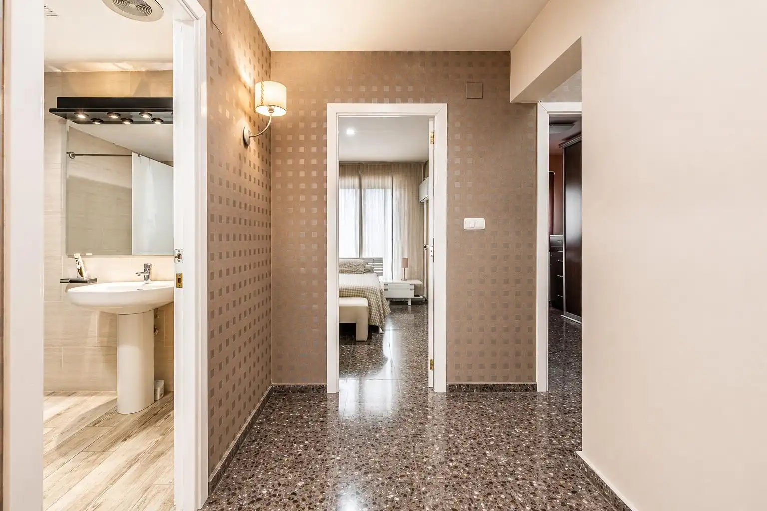 Casa adosada en venta en Carlet con Aire acondicionado, Trastero y Alarma