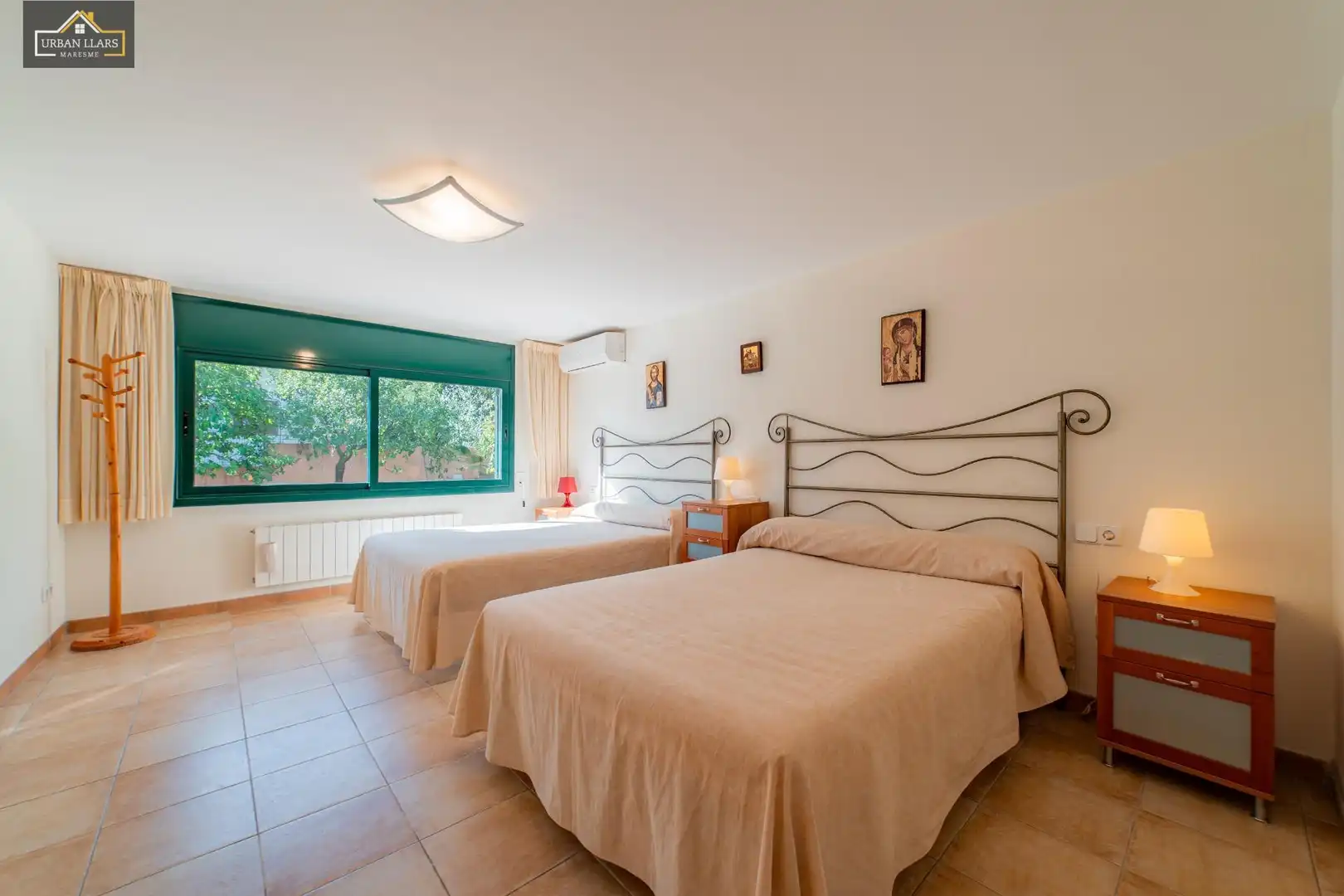 Habitación de Casa o chalet en venta en Sant Vicenç de Montalt con Jardín privado, Parquet y Piscina comunitaria