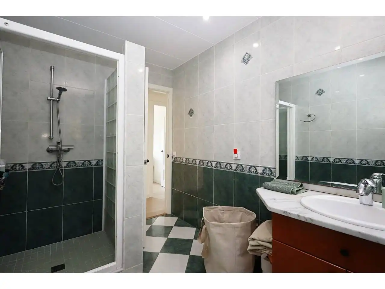 Bathroom of Houses for sale in Lloret de Mar  with Heating, Private garden and Parquet flooring