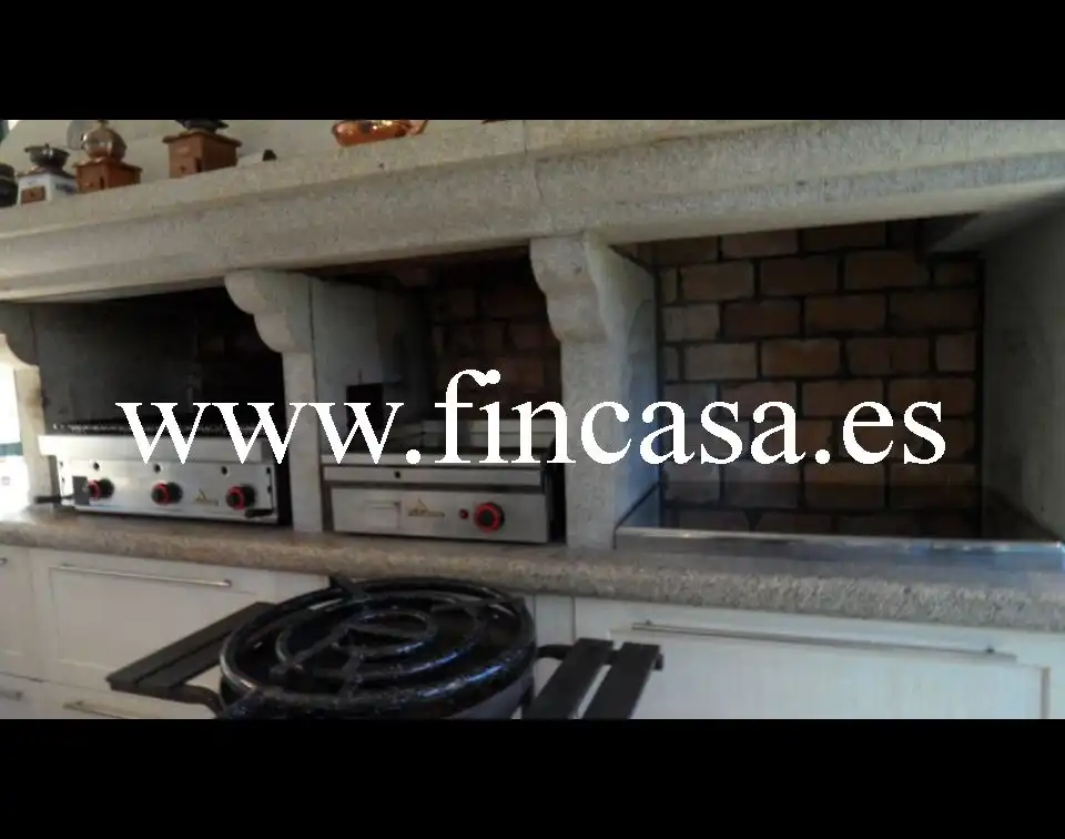 Cocina de Casa o chalet en venta en Mos con Calefacción, Jardín privado y Parquet