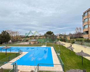 Piscina de Pis en venda en Majadahonda amb Calefacció, Terrassa i Traster