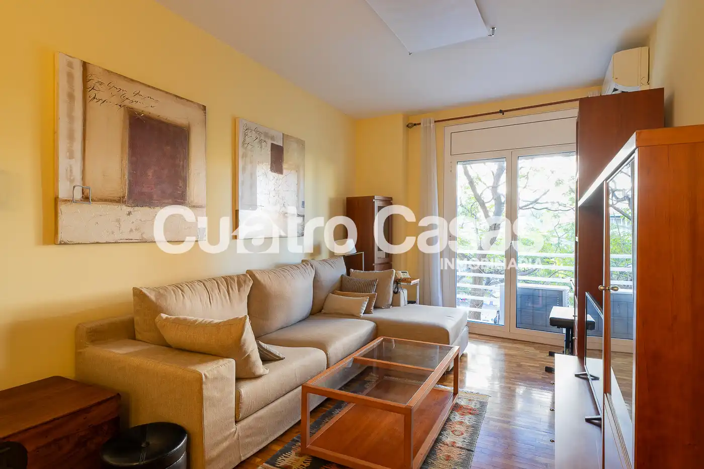 Sala d'estar de Pis en venda en Barcelona amb Aire condicionat, Calefacció i Parquet