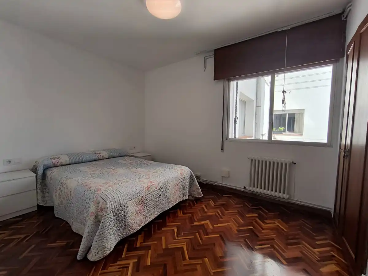 Bedroom of Flat for rent in Vilagarcía de Arousa  with Heating, Parquet flooring and Furnished