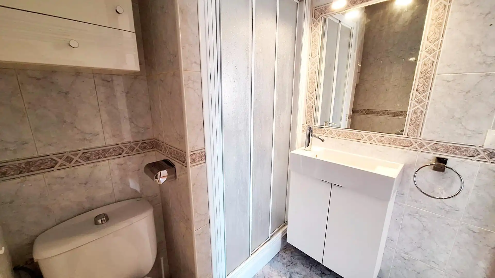 Baño de Piso en venta en Córdoba con Aire acondicionado, Calefacción y Terraza