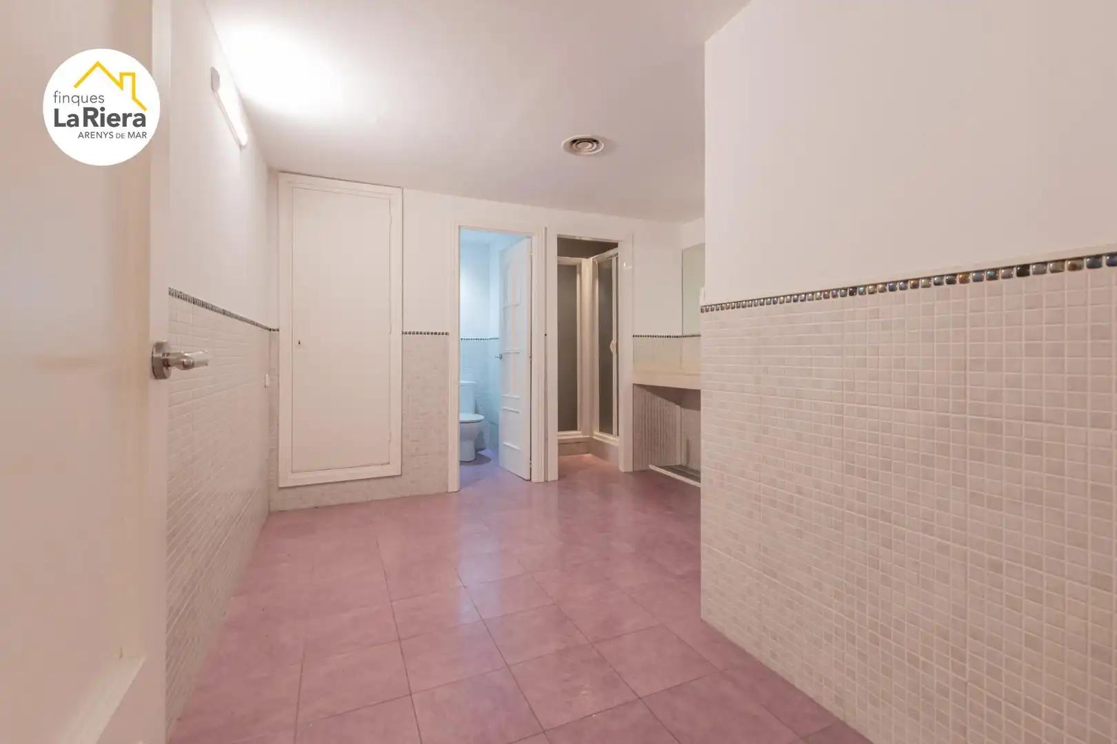 Badezimmer von Geschaftsraum zur Miete in Arenys de Mar