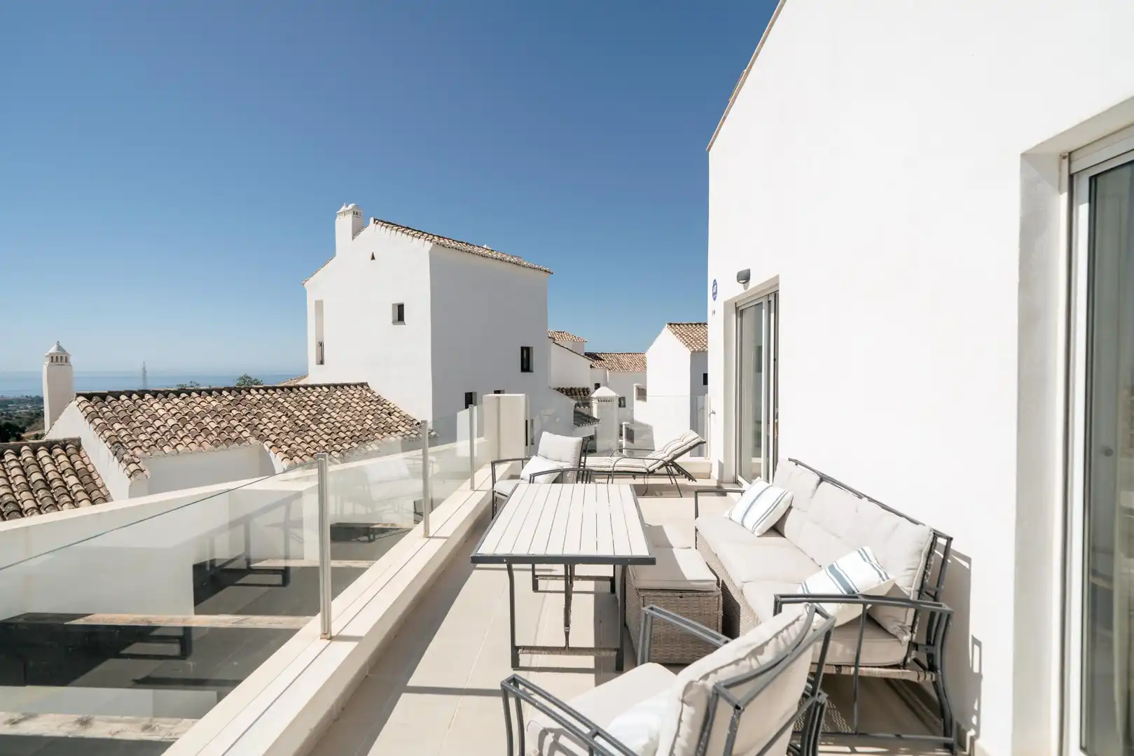 Terrassa de Dúplex de lloguer en Marbella amb Jardí privat, Alarma i Piscina comunitària