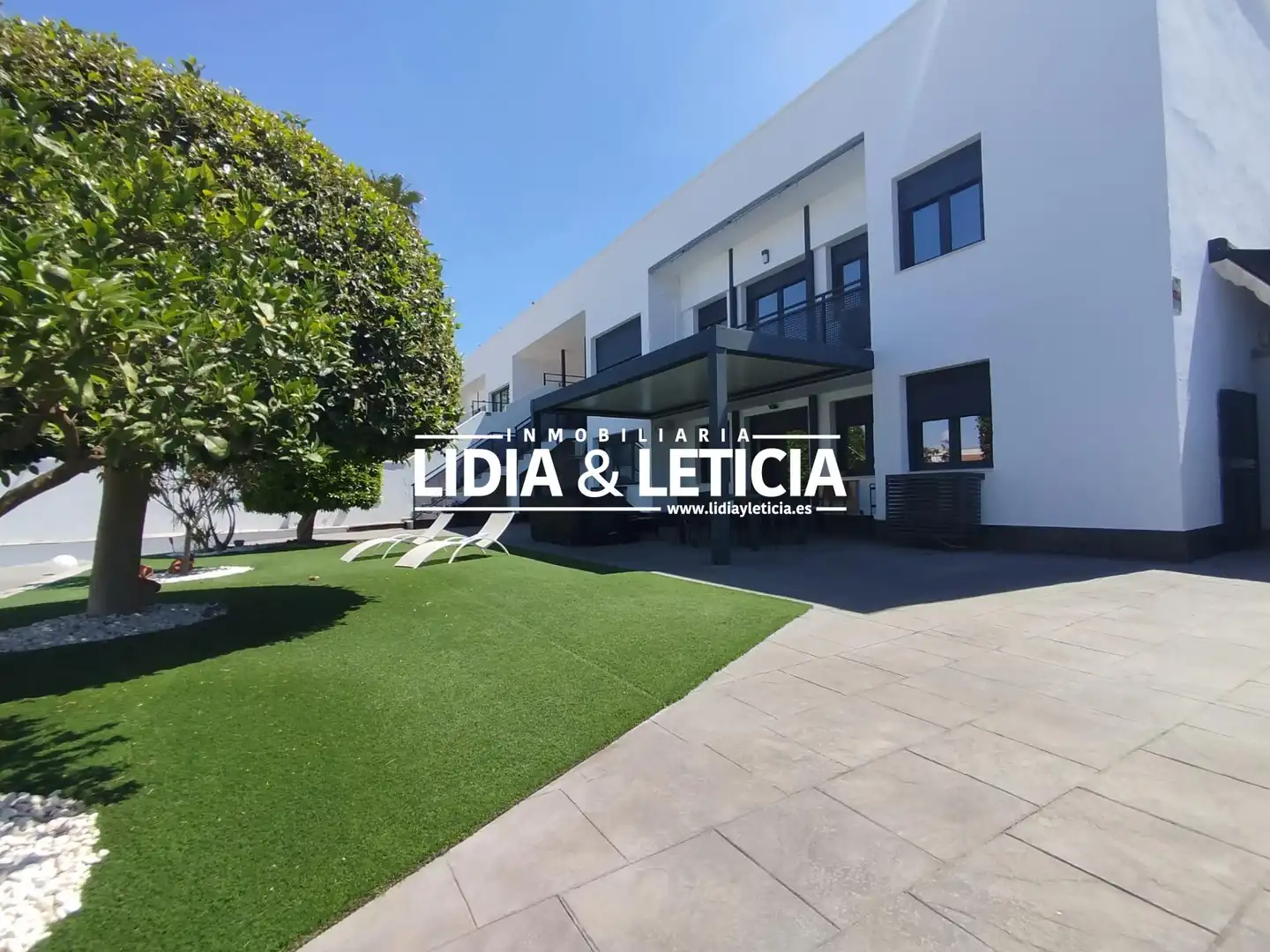 Vista exterior de Casa o xalet en venda en Alcalá de Guadaira