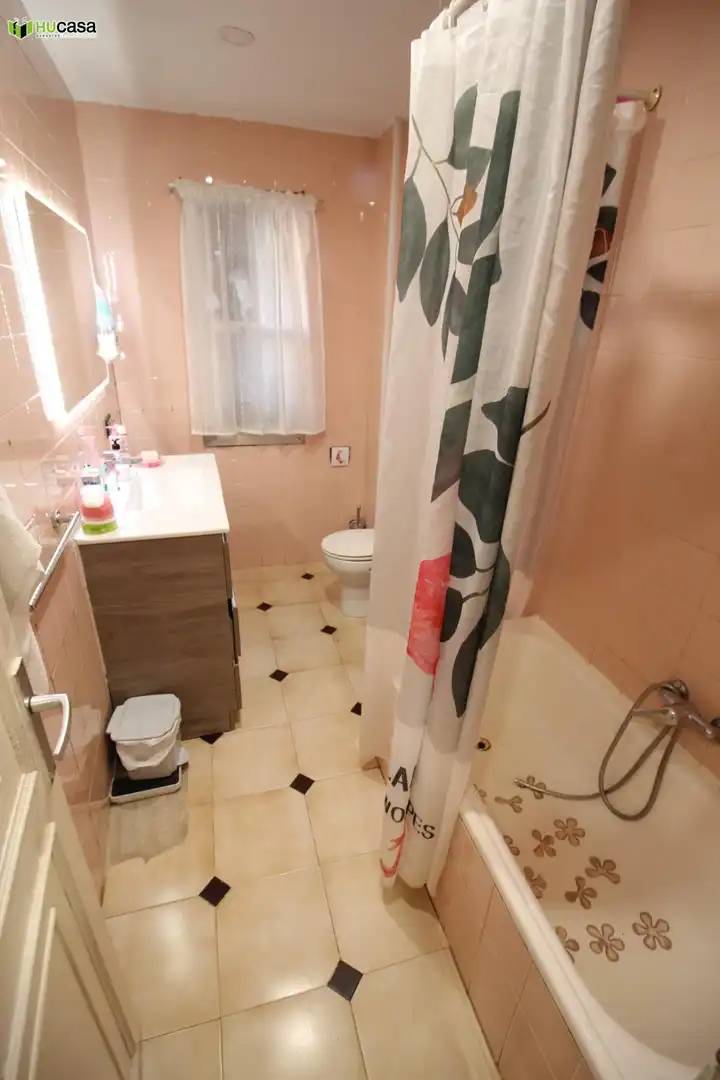 Badezimmer von Wohnung zum Verkauf in Toledo mit Klimaanlage, Heizung und Terrasse