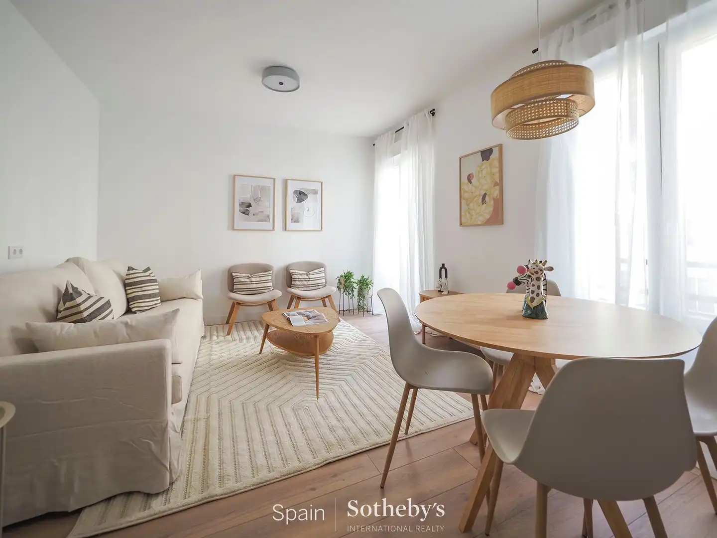 Sala d'estar de Apartament en venda en Madrid amb Aire condicionat i Calefacció