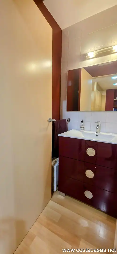 Baño de Oficina de alquiler en Castelldefels con Aire acondicionado, Calefacción y Amueblado