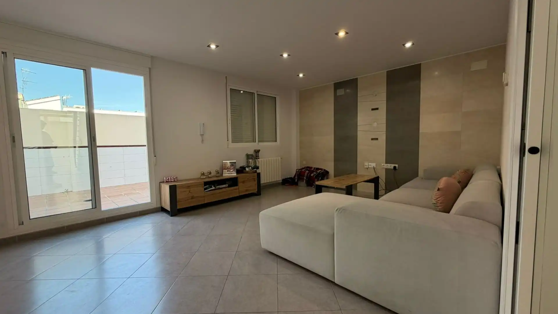Wohnzimmer von Einfamilien-Reihenhaus zum Verkauf in Villanueva de Castellón mit Klimaanlage und Abstellraum