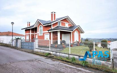 Vista exterior de Casa o xalet en venda en Suances amb Calefacció, Jardí privat i Terrassa