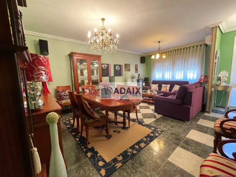 Sala d'estar de Casa adosada en venda en Tomelloso amb Aire condicionat, Calefacció i Balcó