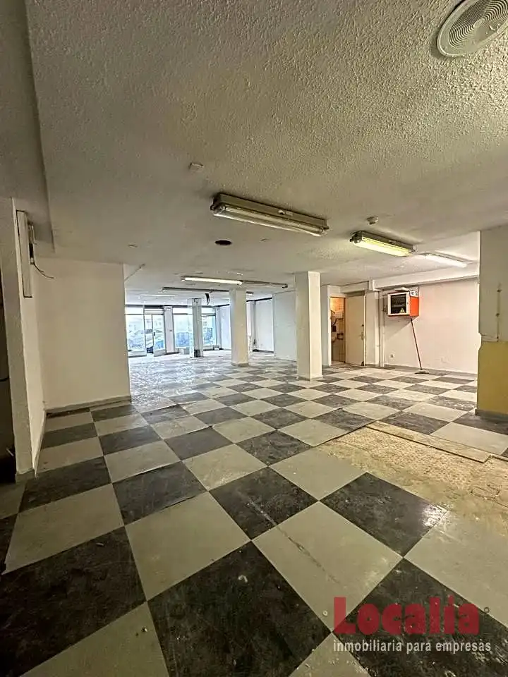 Local comercial en alquiler en Cuatro Caminos, imagen 5