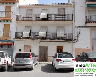 Vista exterior de Casa adosada en venda en Montefrío amb Balcó