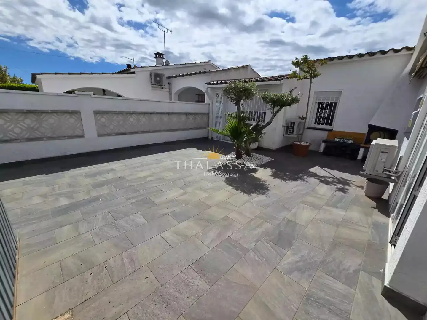 Terrace of Houses for sale in Empuriabrava  with Air Conditioner, Swimming Pool and Furnished