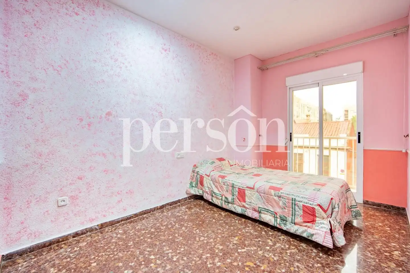 Dormitori de Casa o xalet en venda en Valencia amb Aire condicionat, Terrassa i Traster