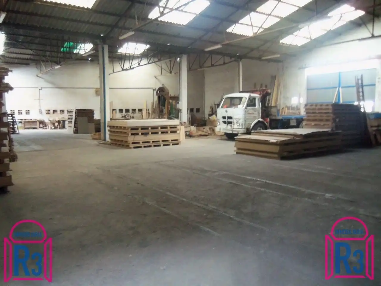 Nave industrial en venta en Valdefresno