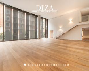 Exterior view of Flat for sale in  Madrid Capital  with Air Conditioner, Heating and Community pool