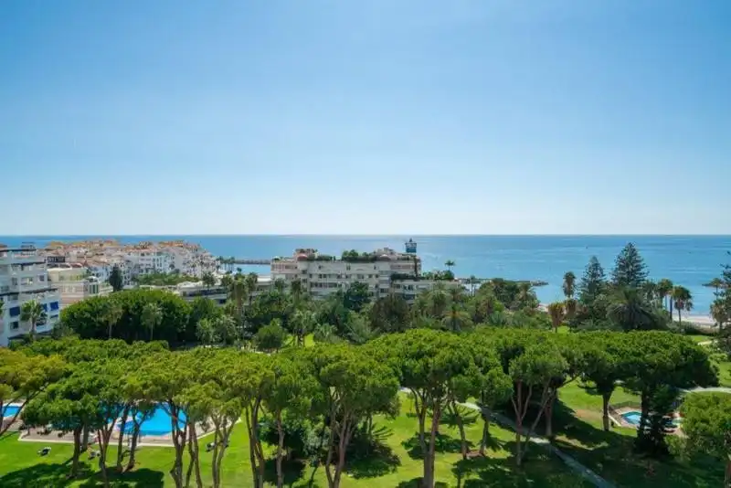 Penthouse mit Terrasse zur Miete in Nueva Andalucía, imagen 45
