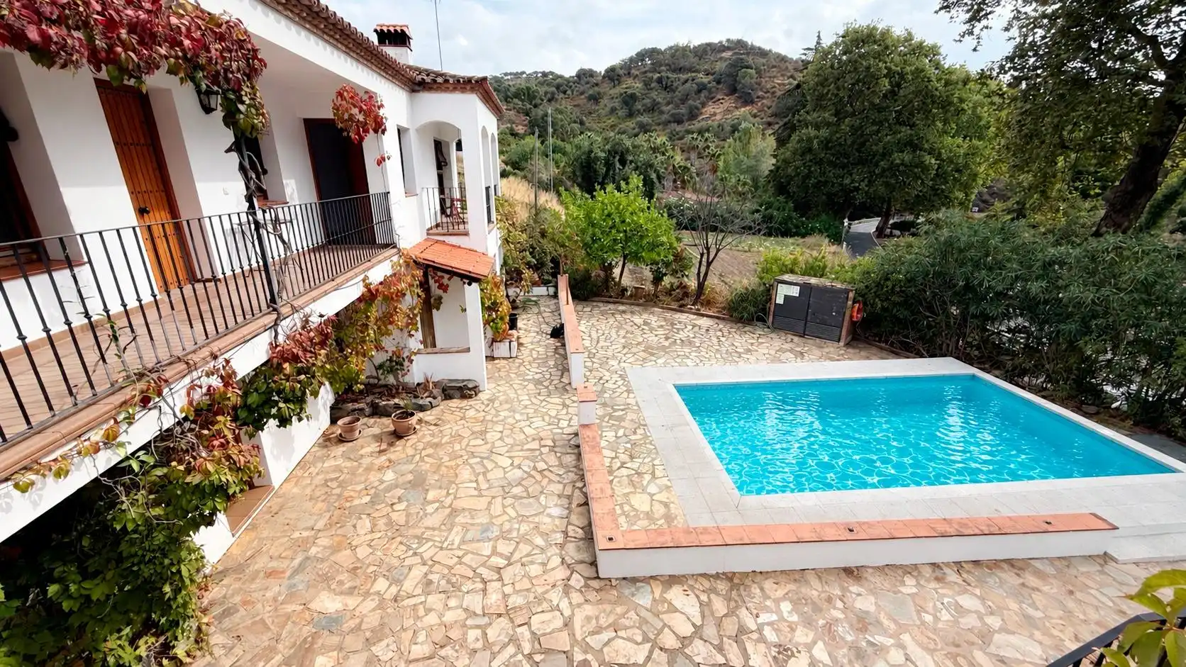 Schwimmbecken von Gebäude zum Verkauf in Almonaster la Real, Huelva