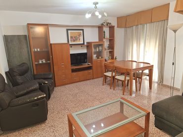 Pis amb balcó en venda a Centro