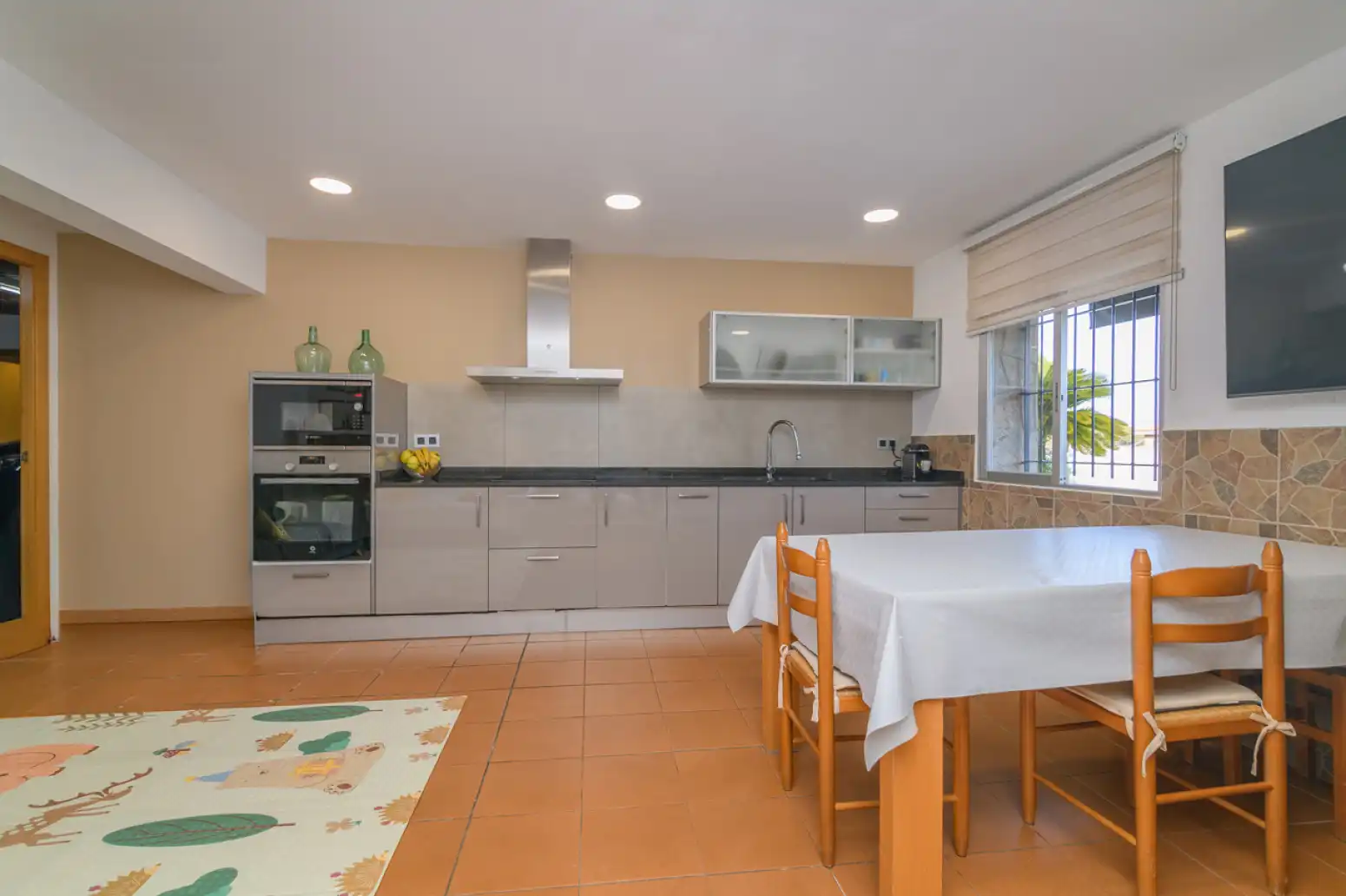 Cocina de Casa o chalet en venta en Gavà con Terraza, Piscina y Balcón