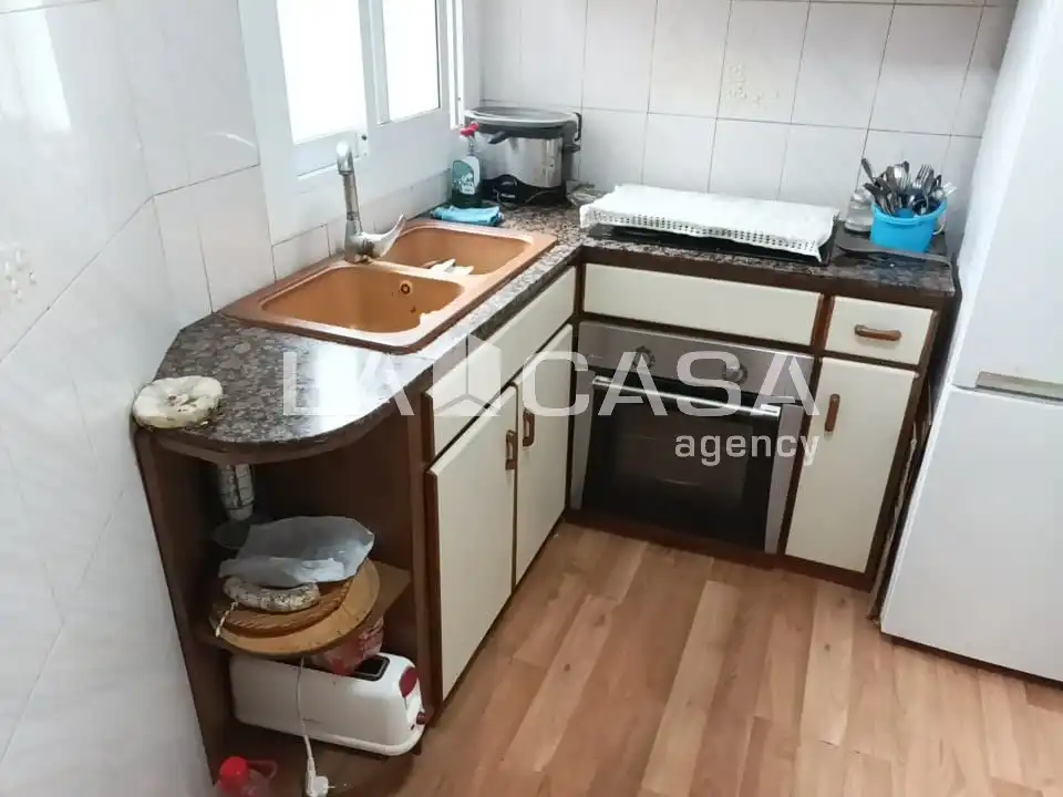 Cuina de Pis en venda en Santa Coloma de Gramenet amb Balcó