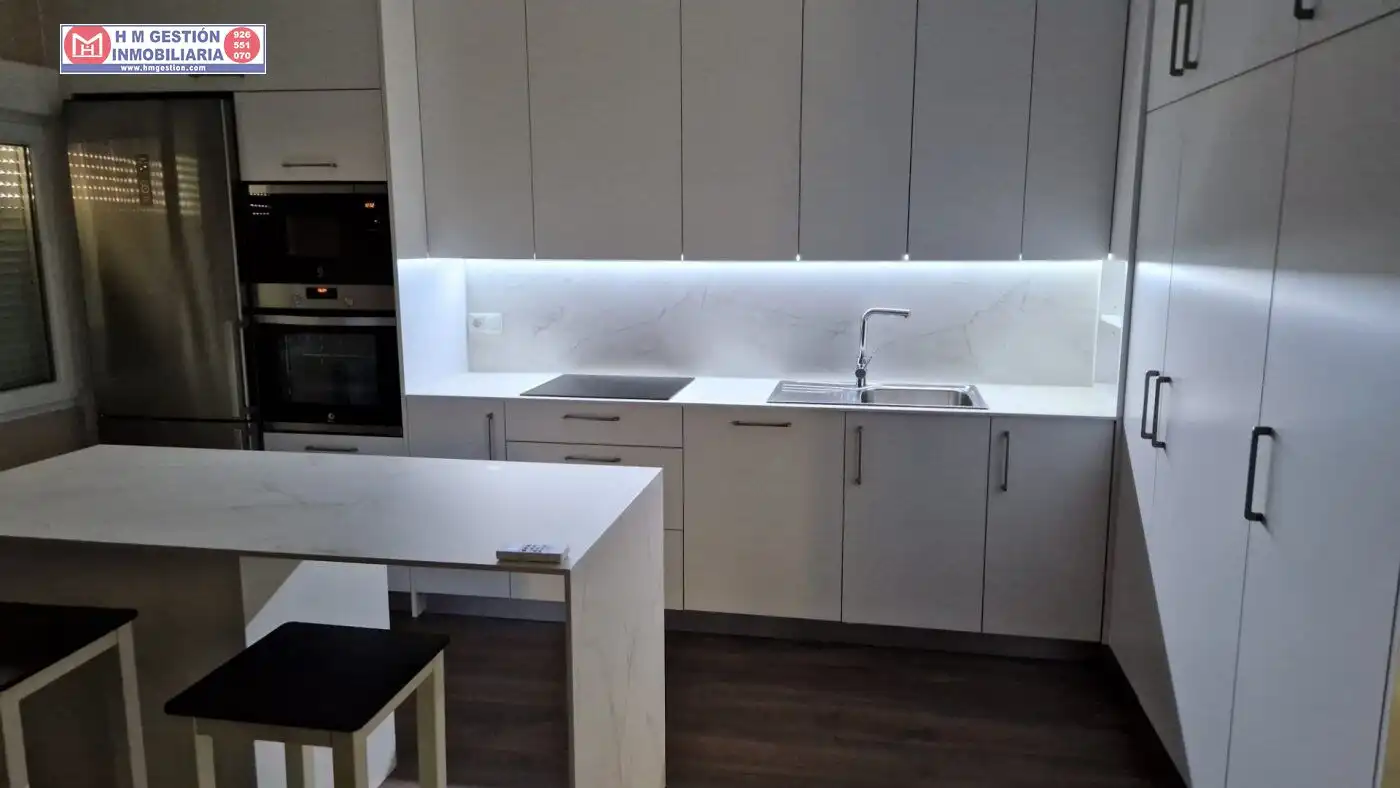 Cocina de Piso de alquiler en Alcázar de San Juan con Aire acondicionado, Calefacción y Terraza