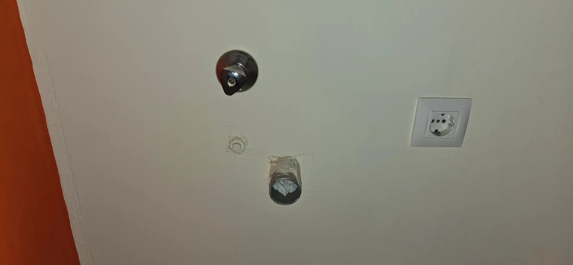 Badezimmer von Büro zum Verkauf in Bormujos