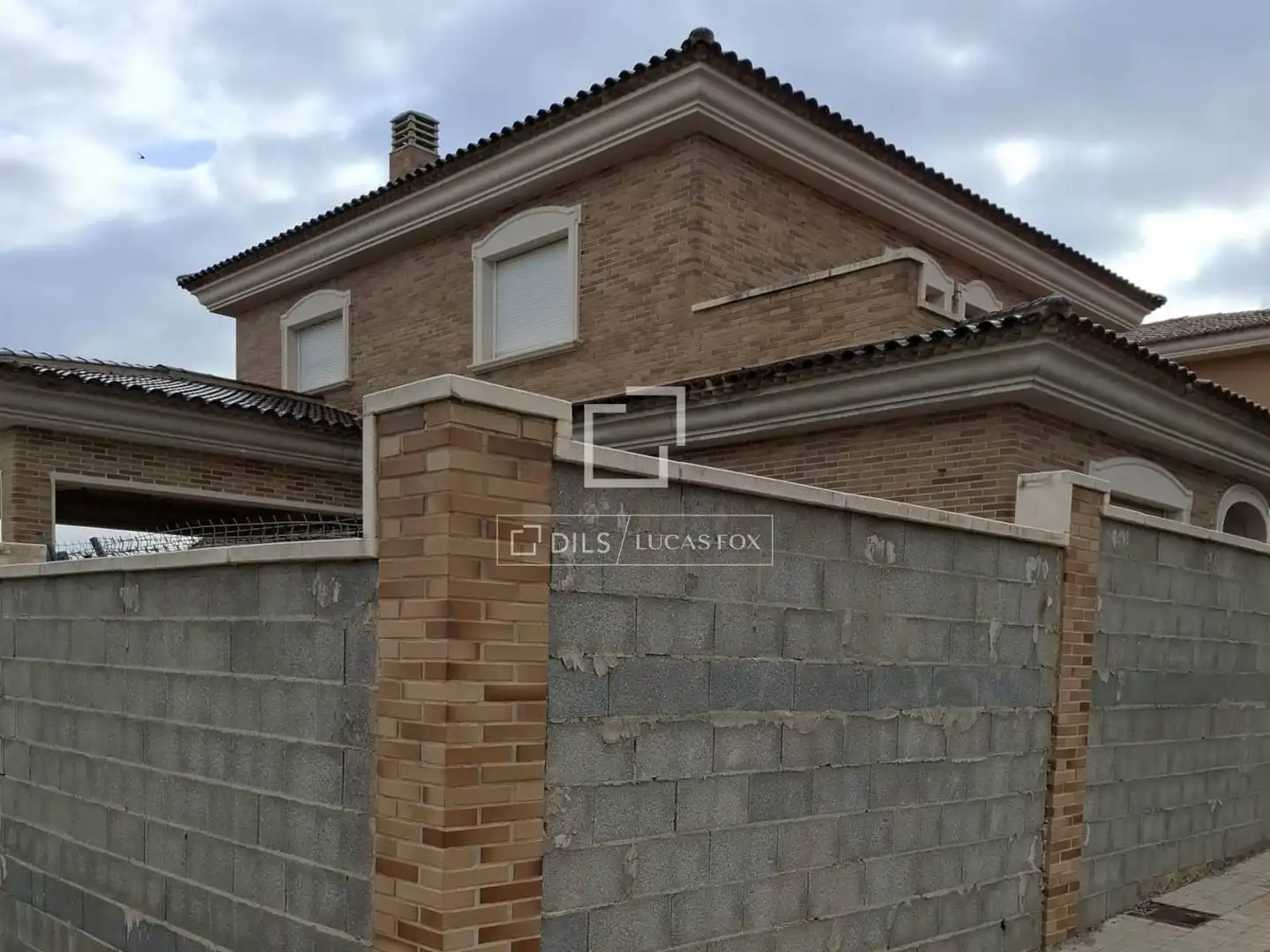 Vista exterior de Casa o xalet en venda en Riba-roja de Túria amb Aire condicionat, Calefacció i Terrassa