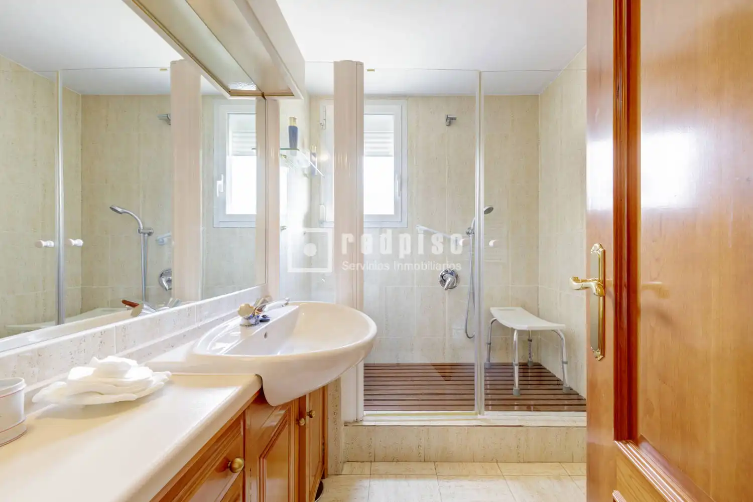 Bathroom of Flat for sale in Pozuelo de Alarcón  with Heating, Private garden and Parquet flooring