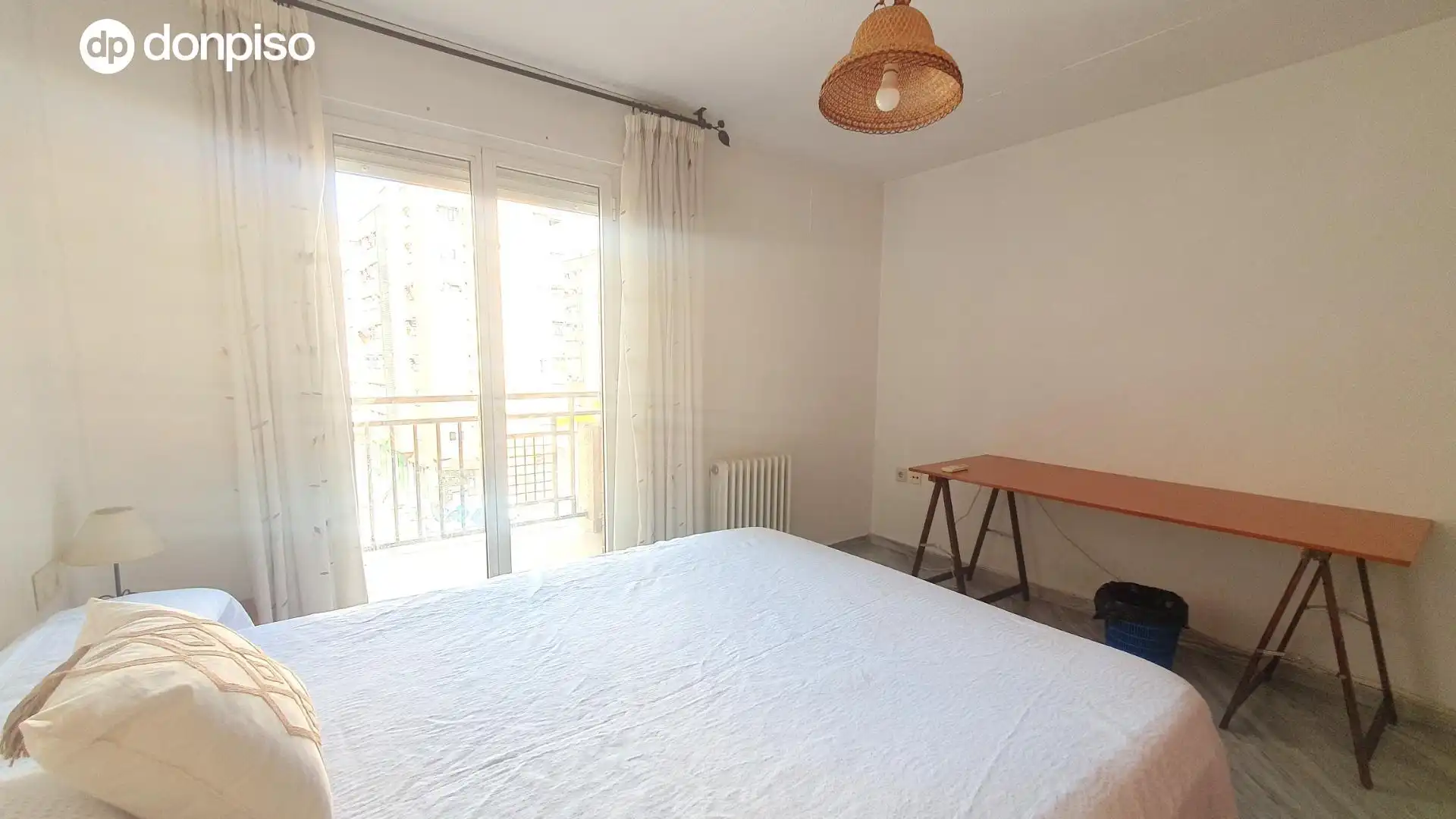Bedroom of Flat for rent in Granada  with Air Conditioner, Heating and Terrace