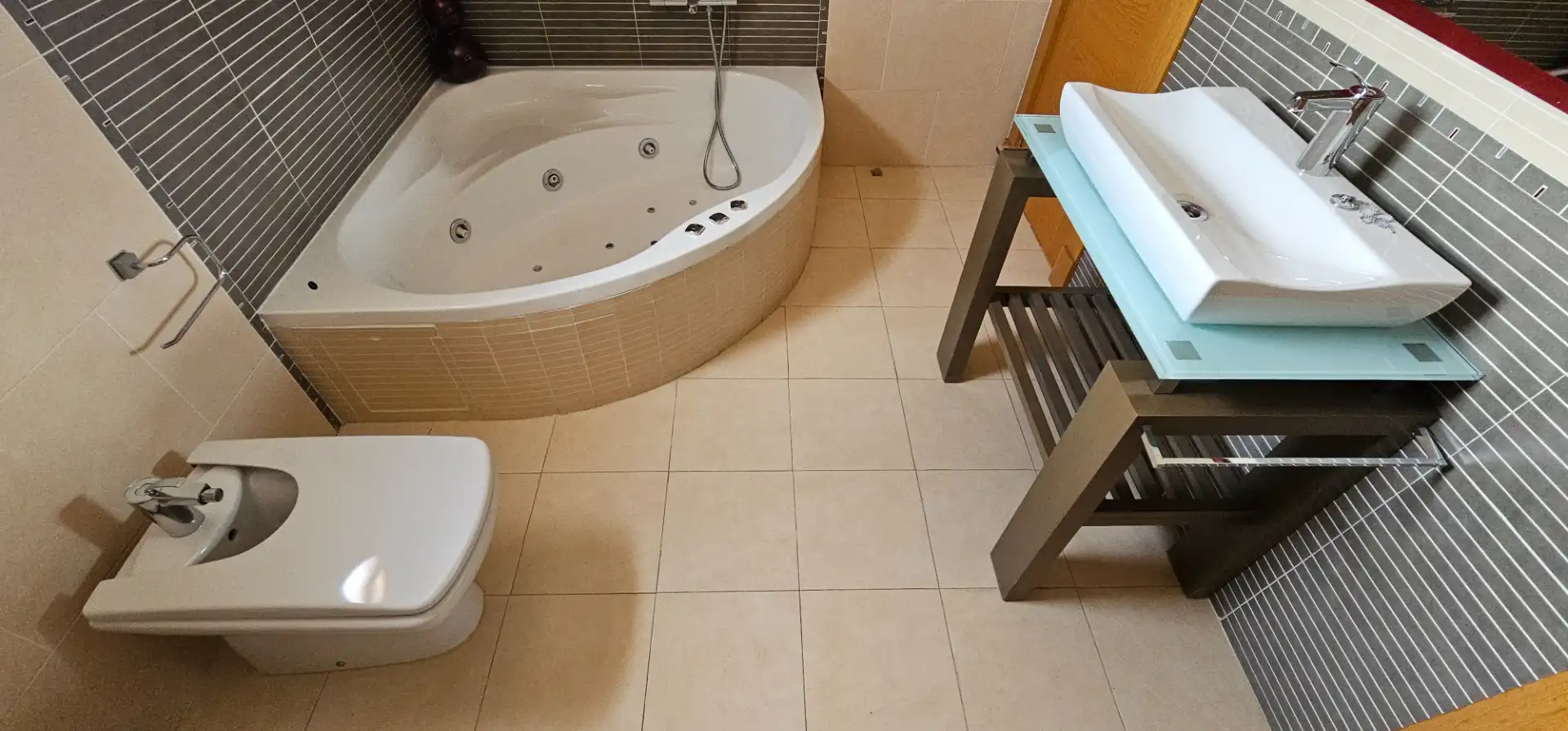 Baño de Casa o chalet de alquiler en Maracena con Aire acondicionado, Terraza y Amueblado