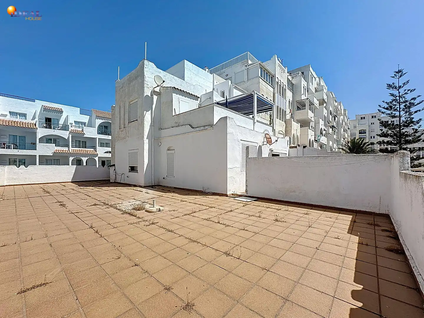 Exterior view of Apartments for sale in Roquetas de Mar  with Private garden and Community pool