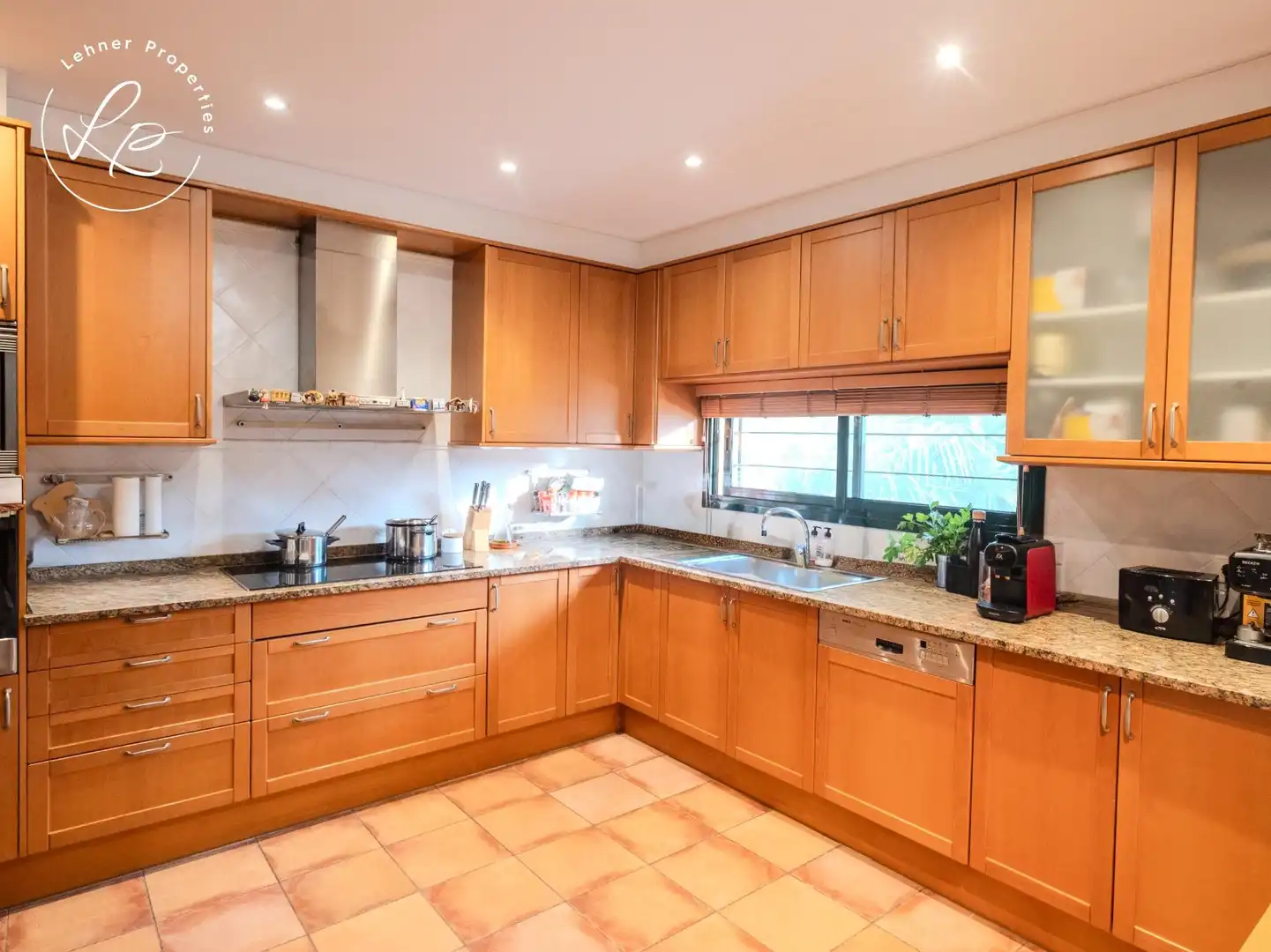 Cocina de Casa adosada en venta en Navata con Calefacción, Jardín privado y Piscina