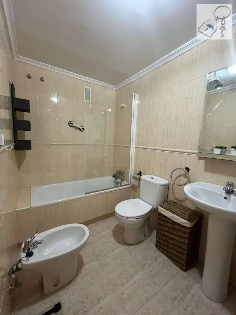 Bany de Apartament en venda en Torrevieja amb Aire condicionat, Terrassa i Piscina